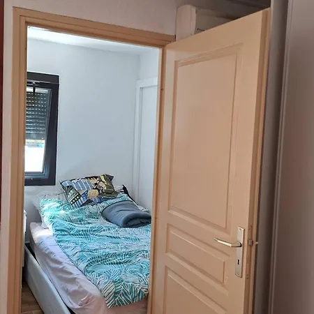 Apartamento F1 Climatise Avec Terrasse, Parking - 5 Pers. - Fr-1-696-157 *